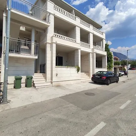 Apartment Elvis Makarska