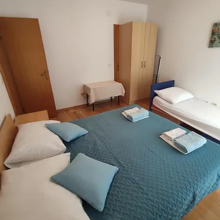 Apartment Elvis Makarska